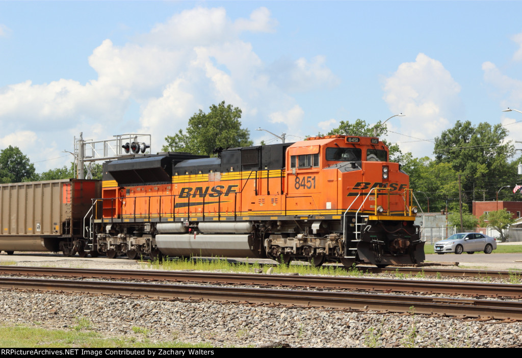 BNSF 8451